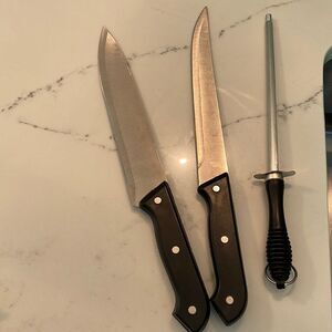 No brand name 2 piece knife set with sharpner